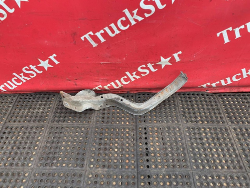 Кронштейн крыла переднего правого