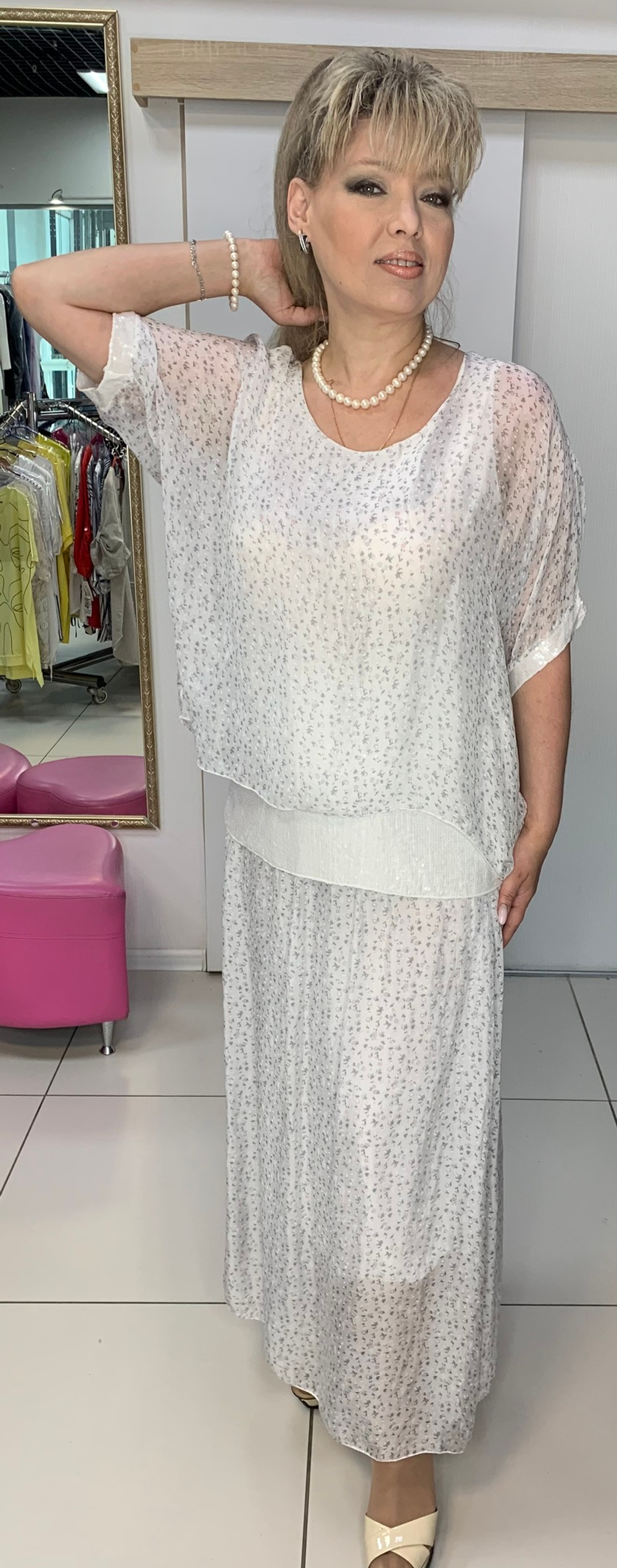 Белый нарядный итальянский костюм с юбкой