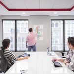 Доска-панель маркерная самоклеящаяся в рулоне, БЕЛАЯ, 60х120 см, маркер и салфетка, BRAUBERG, 237835