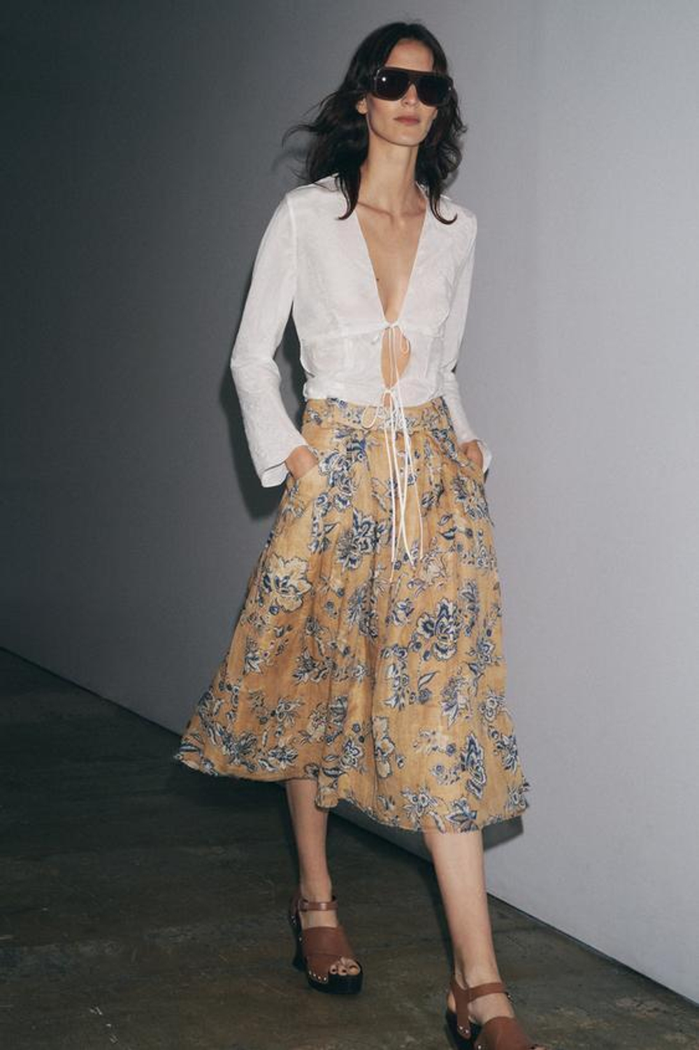 ZARA ЮБКА С ЦВЕТОЧНЫМ ПРИНТОМ ИЗ РАМИ — ZW COLLECTION, СЛОНОВАЯ КОСТЬ