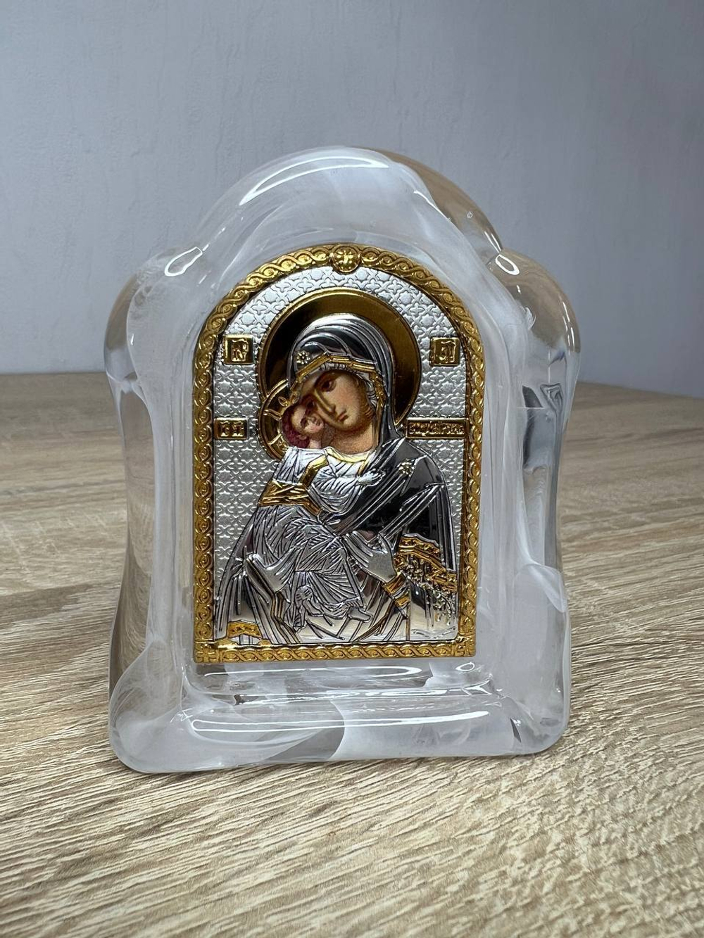 Владимирская БМ, икона арочная, белое муранское стекло 65х85