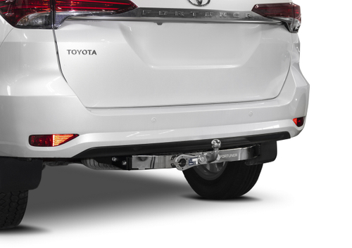 Фаркоп торцевой Berg для Toyota Fortuner II поколение (кроме TRD) 2017-2020 2020-н.в., с нерж. накладкой, шар F, 1500/75 кг, F.5715.002