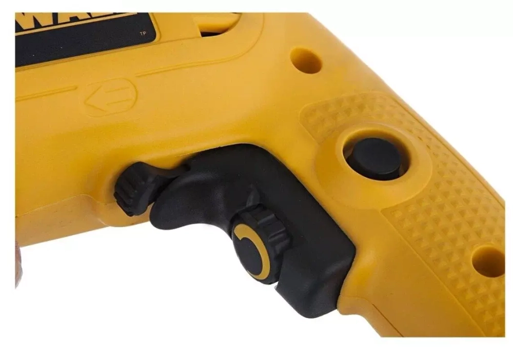 Безударная дрель DeWALT DWD014S-QS