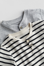 2 упаковки футболок henley