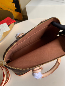 Louis Vuitton Alma PM