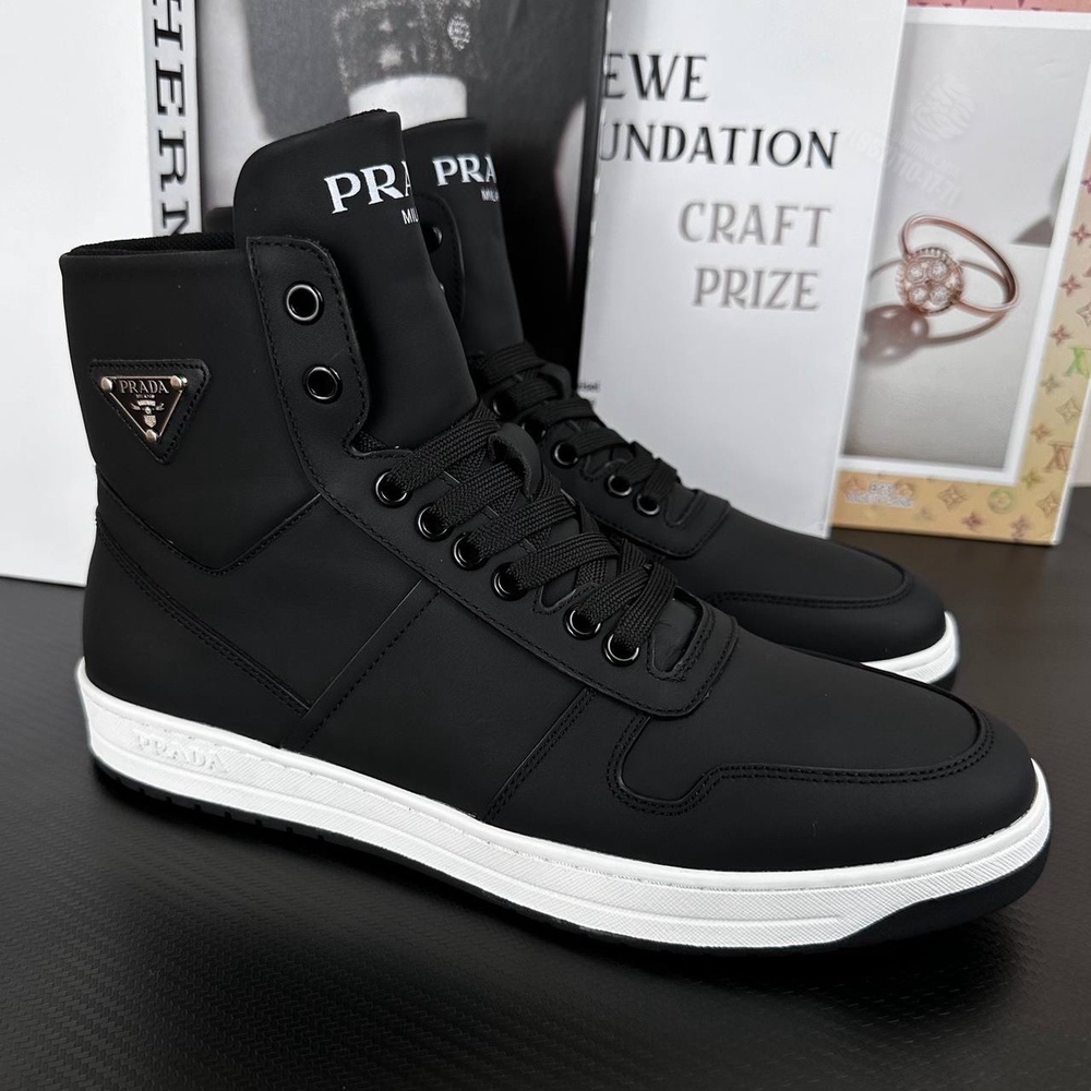 Кроссовки Prada