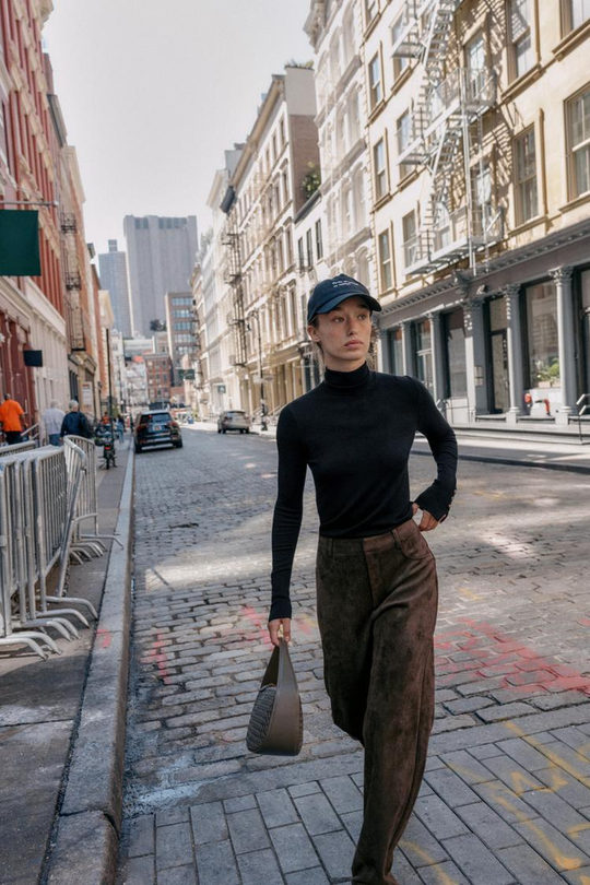ZARA БАЗОВЫЙ ТРИКОТАЖНЫЙ ДЖЕМПЕР С ВЫСОКИМ ВОРОТНИКОМ, ЧЕРНЫЙ