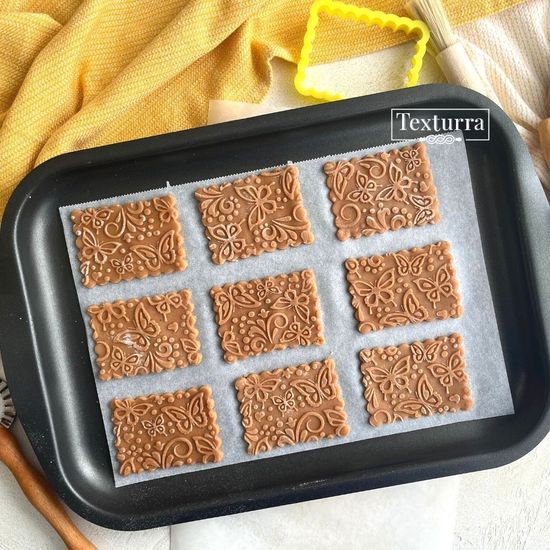 Скалка с узором Бабочки-красавицы