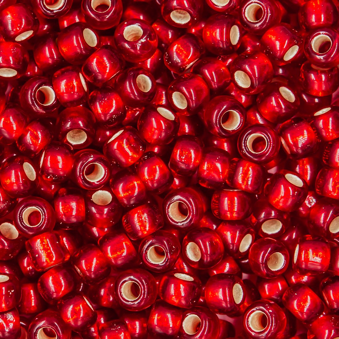 Японский бисер TOHO Round 8/0 (№25CF), с внутренним серебрением, прозрачный матовый