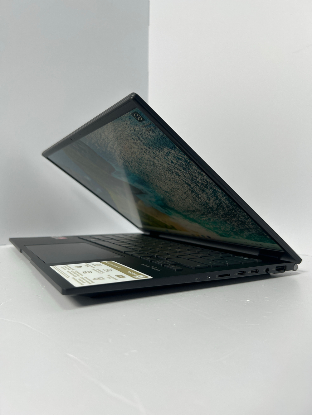 Ноутбук ASUS (UM3402YA-KP900) 14"/AMD Ryzen 5 7430U/RAM 16GB/SSD 1024GB/AMD Radeon Graphics/ 2560x1600/IPS/DOS/Подсветка кл-ры: LED/черный Состояние: A1