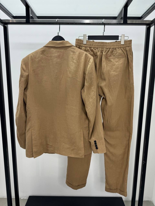 Льняной костюм Kiton