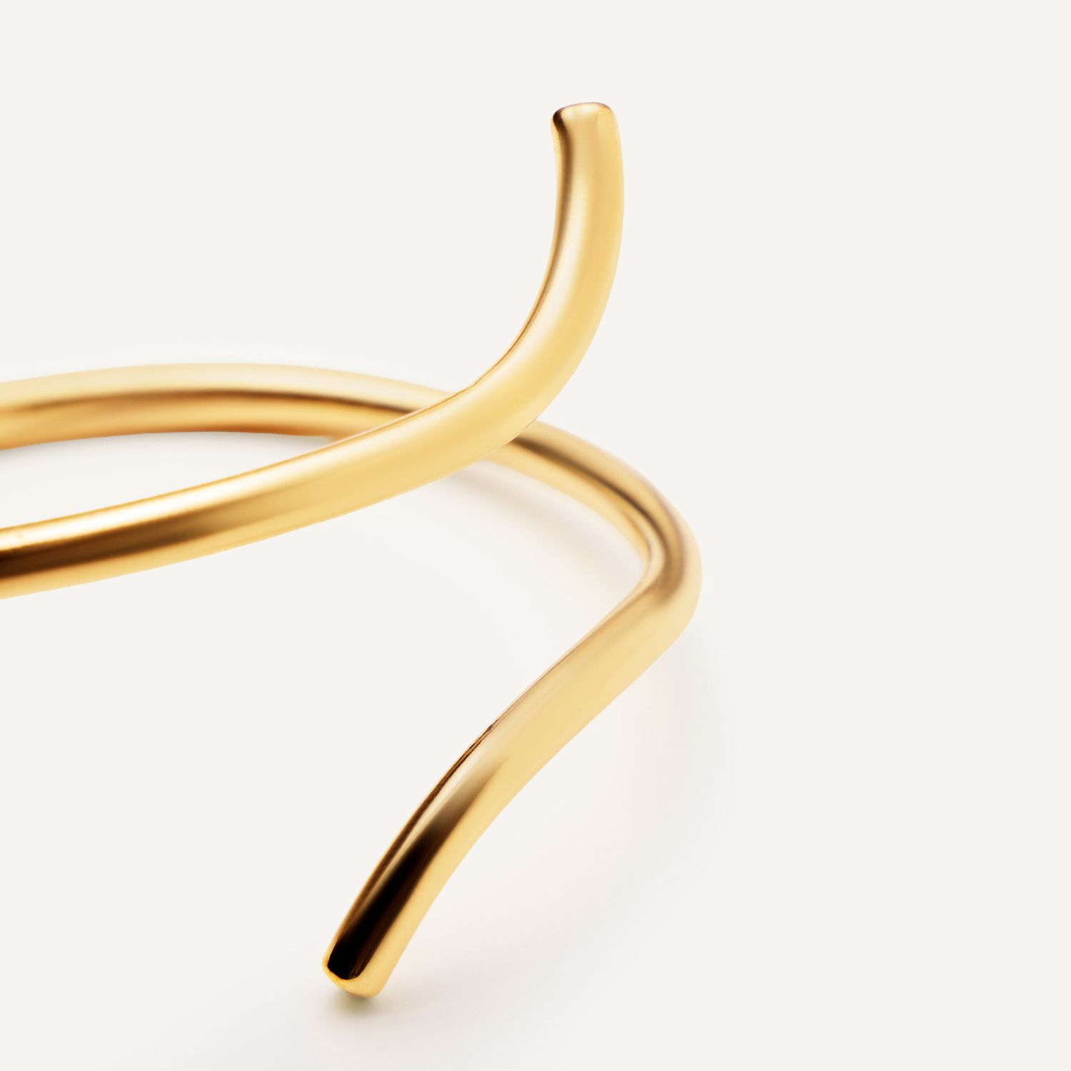 Браслет Embracing Bangle Bracelet – Gold