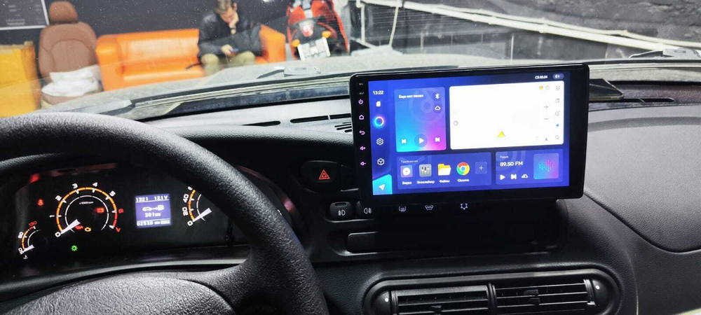 Магнитола для Chevrolet Niva, Lada Niva Travel (без ШГУ) - FarCar BM9585 на Android 13, QLED, TS10, 4Гб+32Гб, CarPlay, 4G SIM-слот