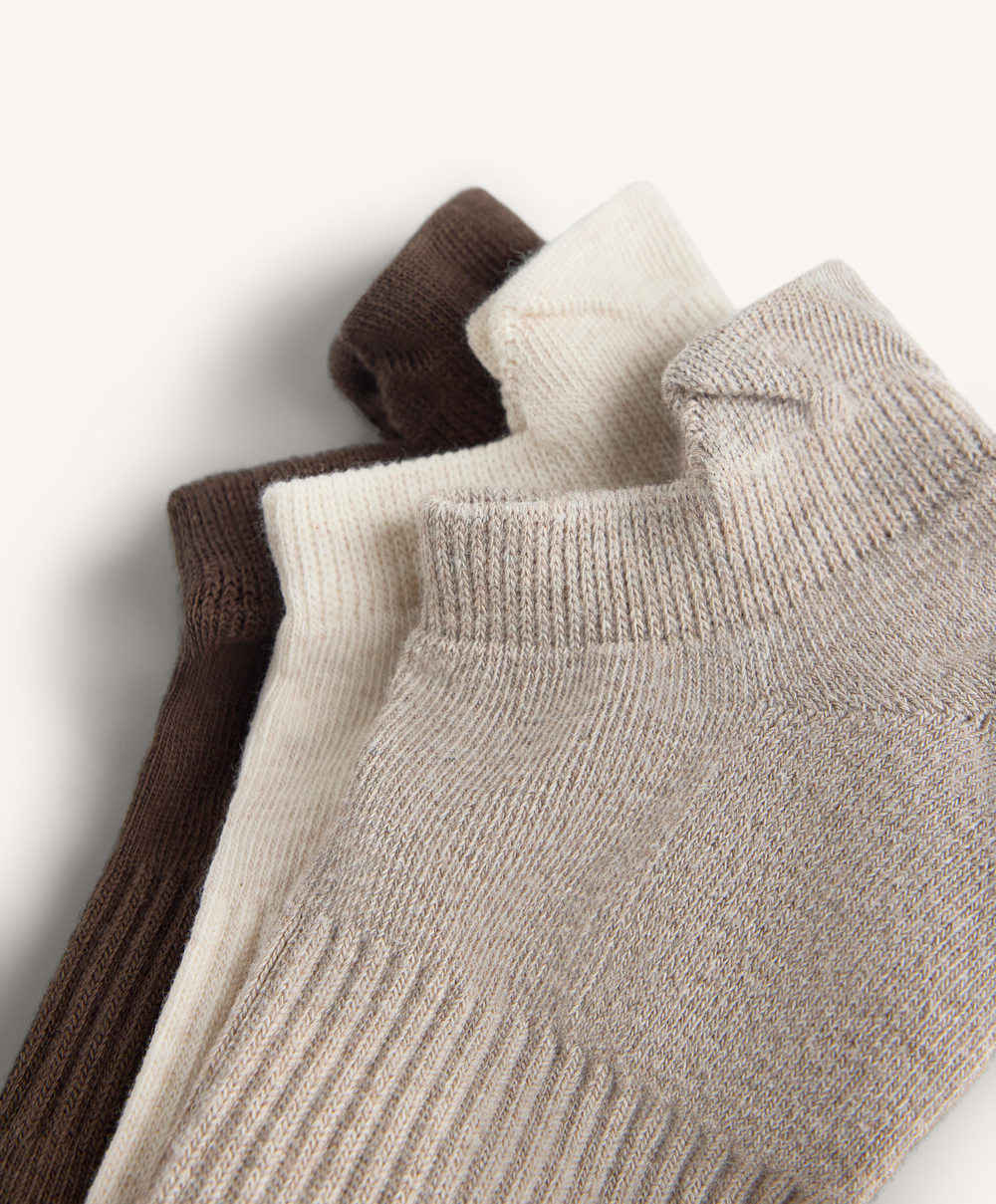 OYSHO Три пары спортивных носков-сникеров с язычком из смесового хлопка, коричневый меланж