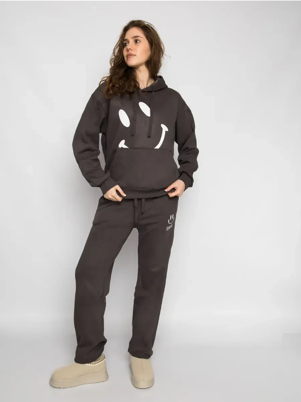 Спортивный костюм утепленный с капюшоном