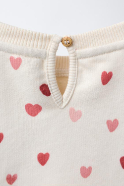 ZARA ТОЛСТОВКА С СЕРДЕЧКАМИ, ЭКРЮ