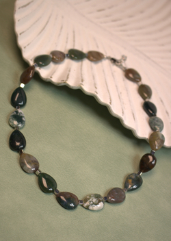 Чокер из индийской яшмы "Лесная акварель"