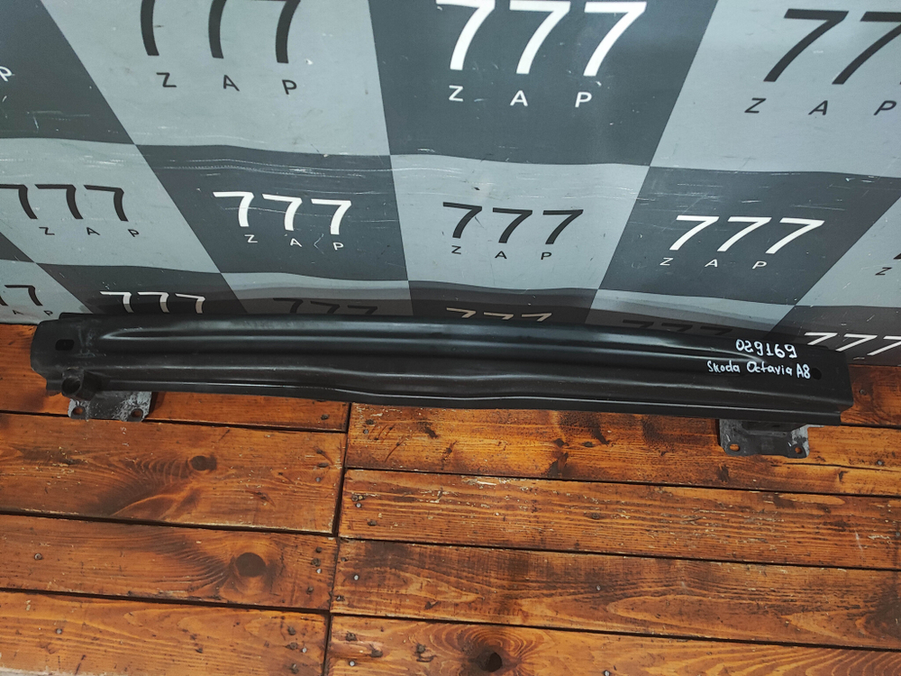 Усилитель заднего бампера Skoda Octavia 4 (A8) 19-нв Б/У Оригинал 5E3807305