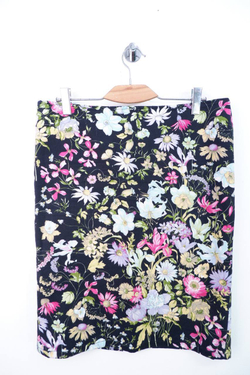 Юбка с цветочным принтом, визуально на 50 размер