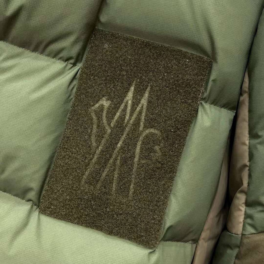 Пуховик Moncler