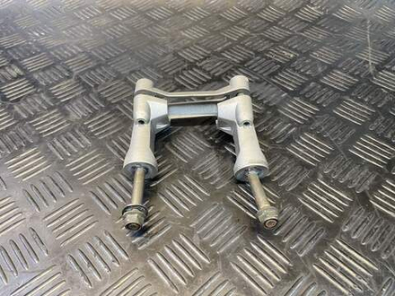 Крепление руля Yamaha FZ1 Fazer RN17(гнутая шпилька)