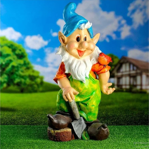 Гном остроухий с топором (полистоун)