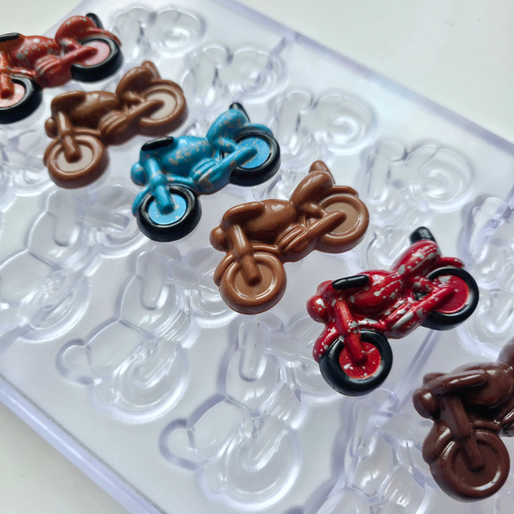 374 | Форма для шоколадных конфет "Мотоцикл" (275*175 мм)