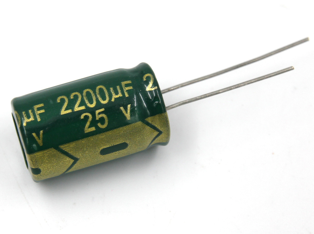 Конденсатор электролитический 25В-2200мкФ (2200uF-25V, -40+105C, 13*21мм)