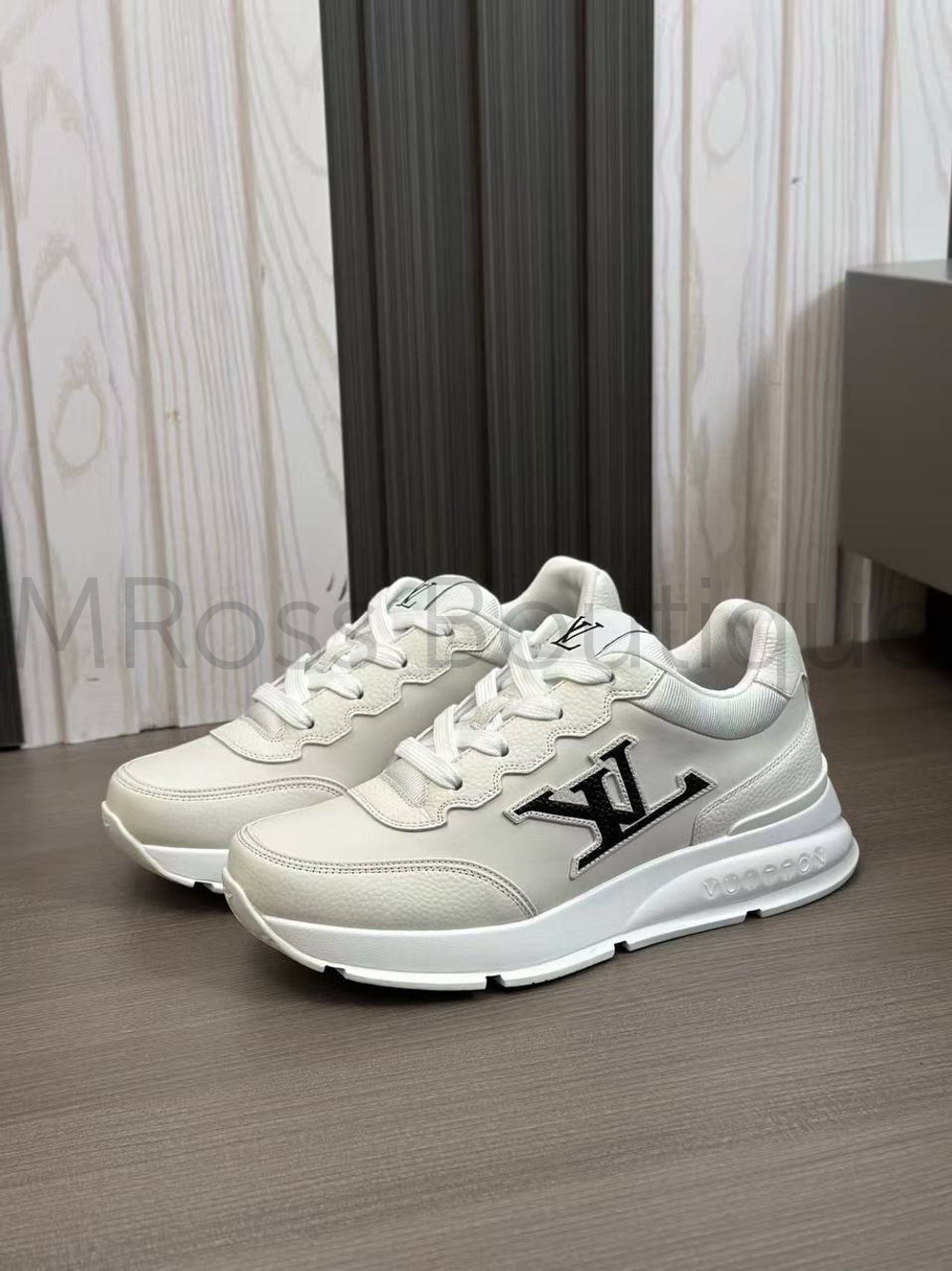 Мужские кроссовки Louis Vuitton Classic белого цвета с логотипом