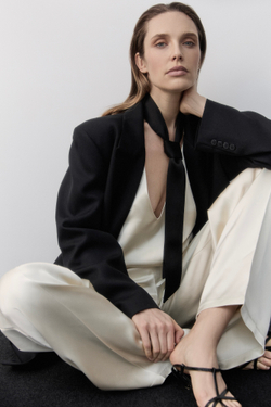 Брюки прямого кроя из вискозы Берберри молочный