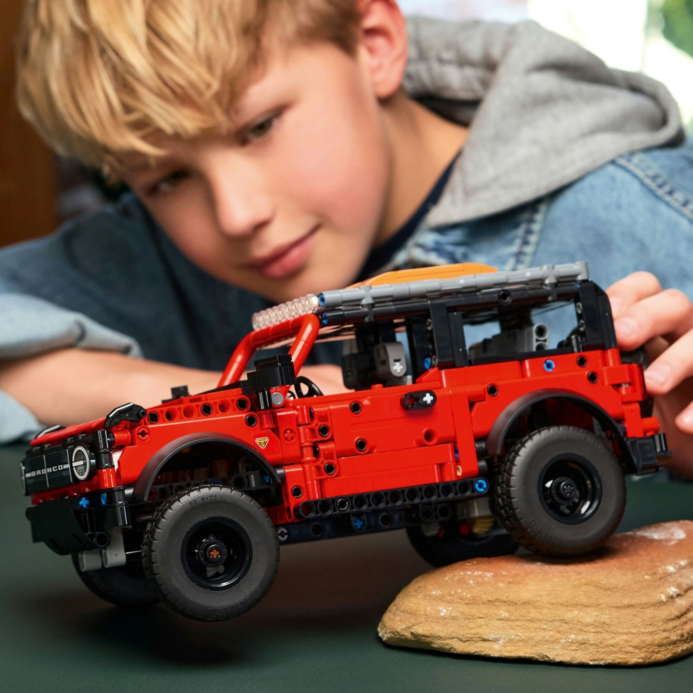 LEGO Technic - Внедорожник Ford Bronco 42213