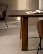 Arlen Раздвижной стол из массива дуба и шпона с отделкой ореха 200(250) 95 см