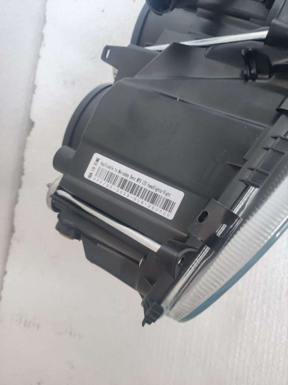 Фара передняя Mercedes Actros MP3 LED левая+правая (Комплект) настоящее стекло!