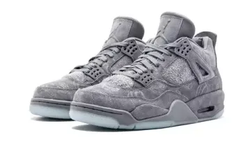 Premium Кроссовки Nike Air Jordan 4 "KAWS"