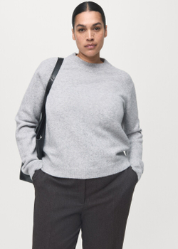 Брюки зауженного укороченного кроя в тонкую полоску