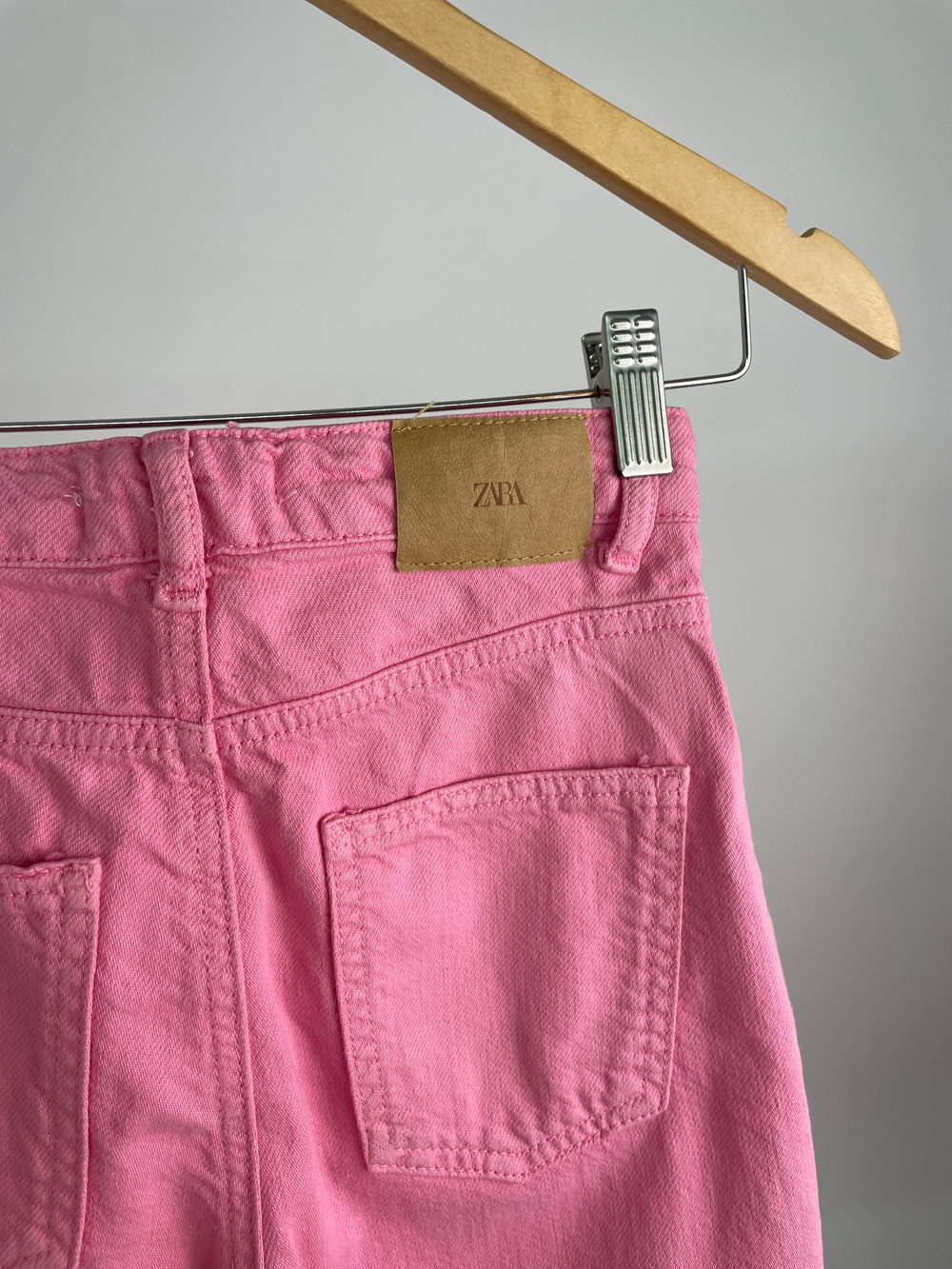 Джинсы Zara