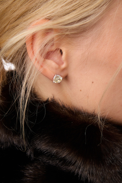 Серьги пусеты Embrasse Light Yellow 8 мм