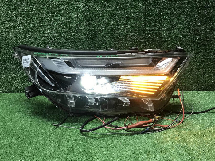 Фара правая Toyota RAV4 5 XA50 (2022-н.в.) LED