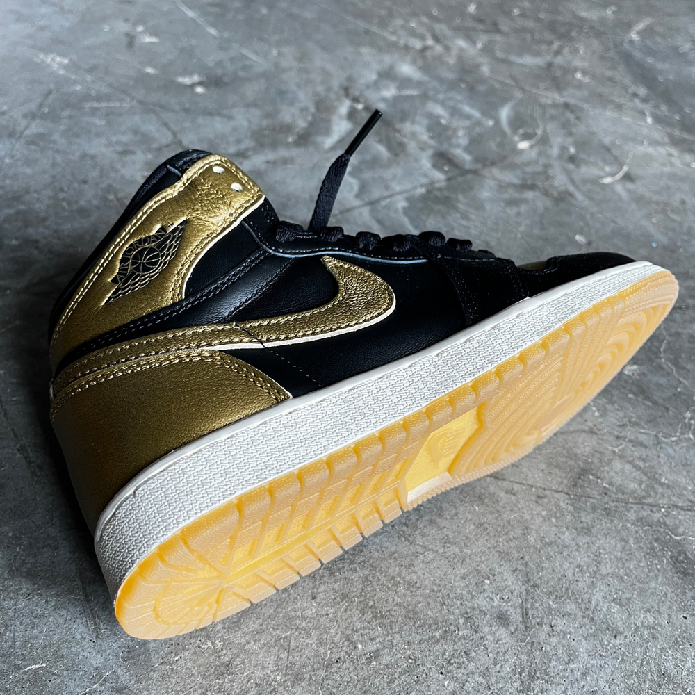 Nike Jordan Air Jordan 1 High GOLD
