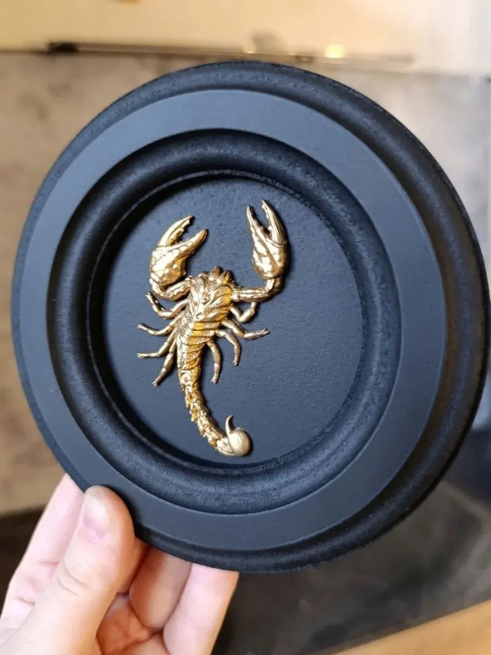 Панно на стену для интерьера скорпион