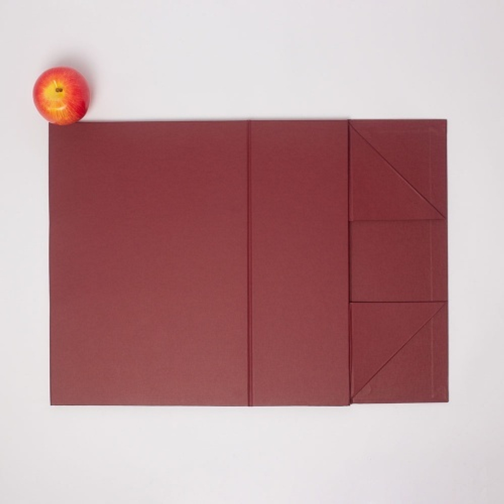 Коробка самосборная на магнитах 39х13х28, бордо, дизайнерская бумага
