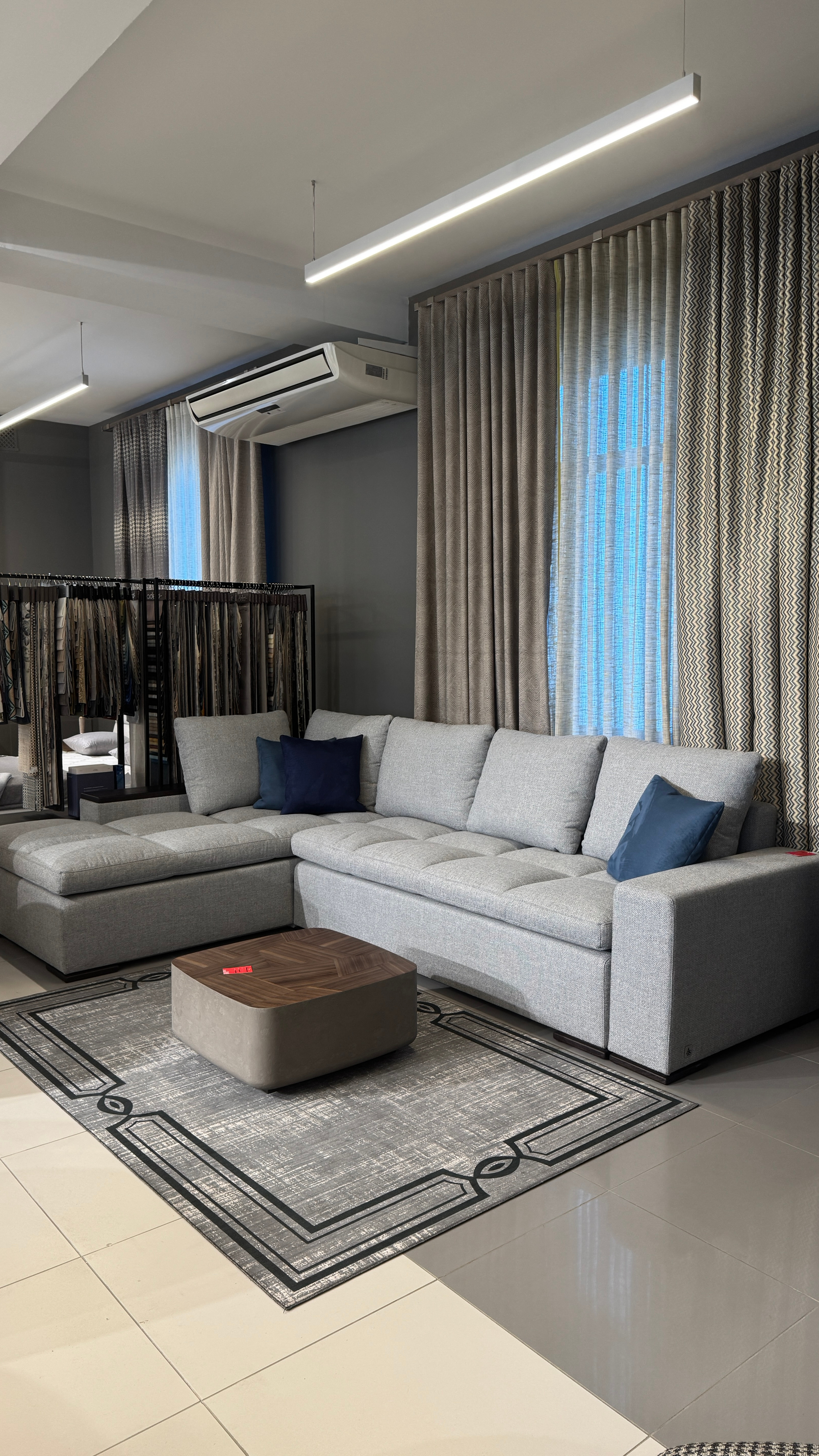 Диван Спай Гай