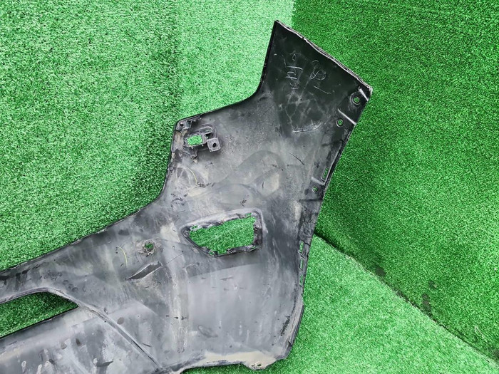 Бампер передний Toyota Land Cruiser 300 (21-нв)