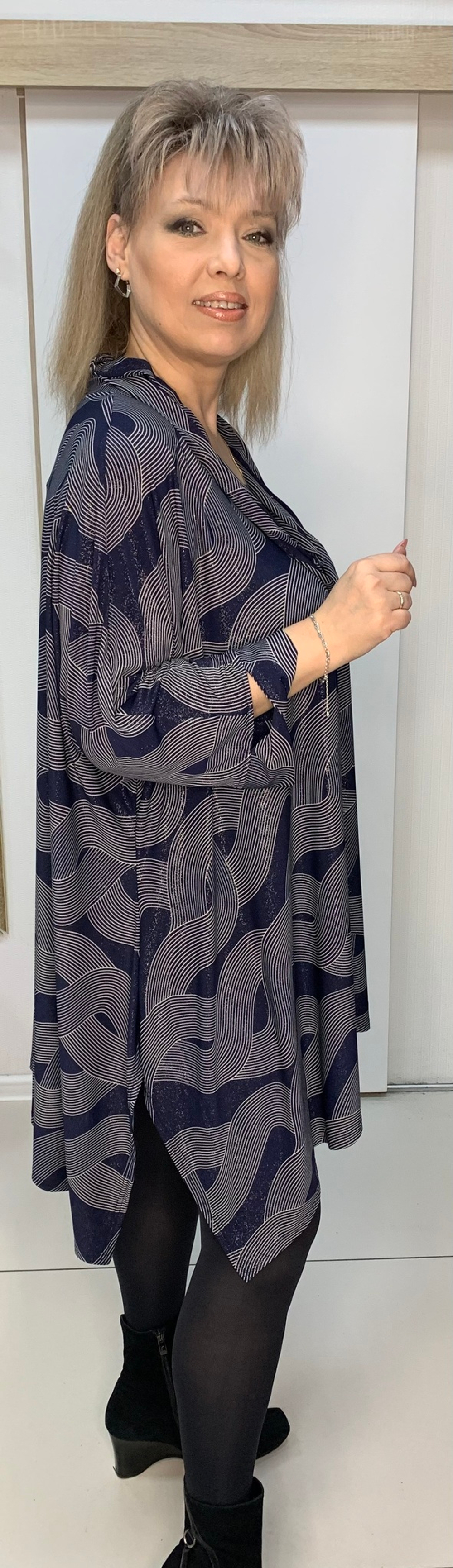 Темно-синяя вискозная туника с разрезами