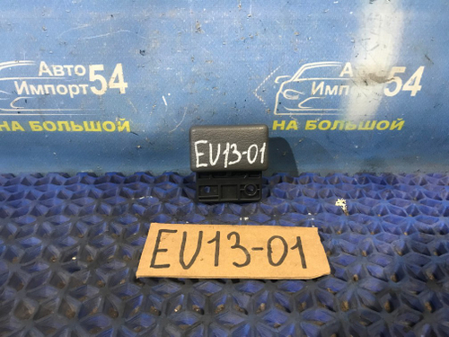 Бардачок пассажирский NISSAN BLUEBIRD 1993