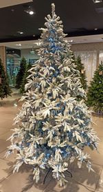 Заснеженная елка с гирляндой «Форесто» холодный свет (Литая+пвх) от 1.2 до 2.4 м