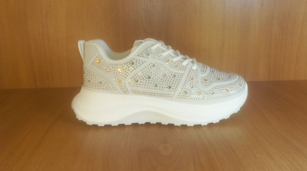 кроссовки женские