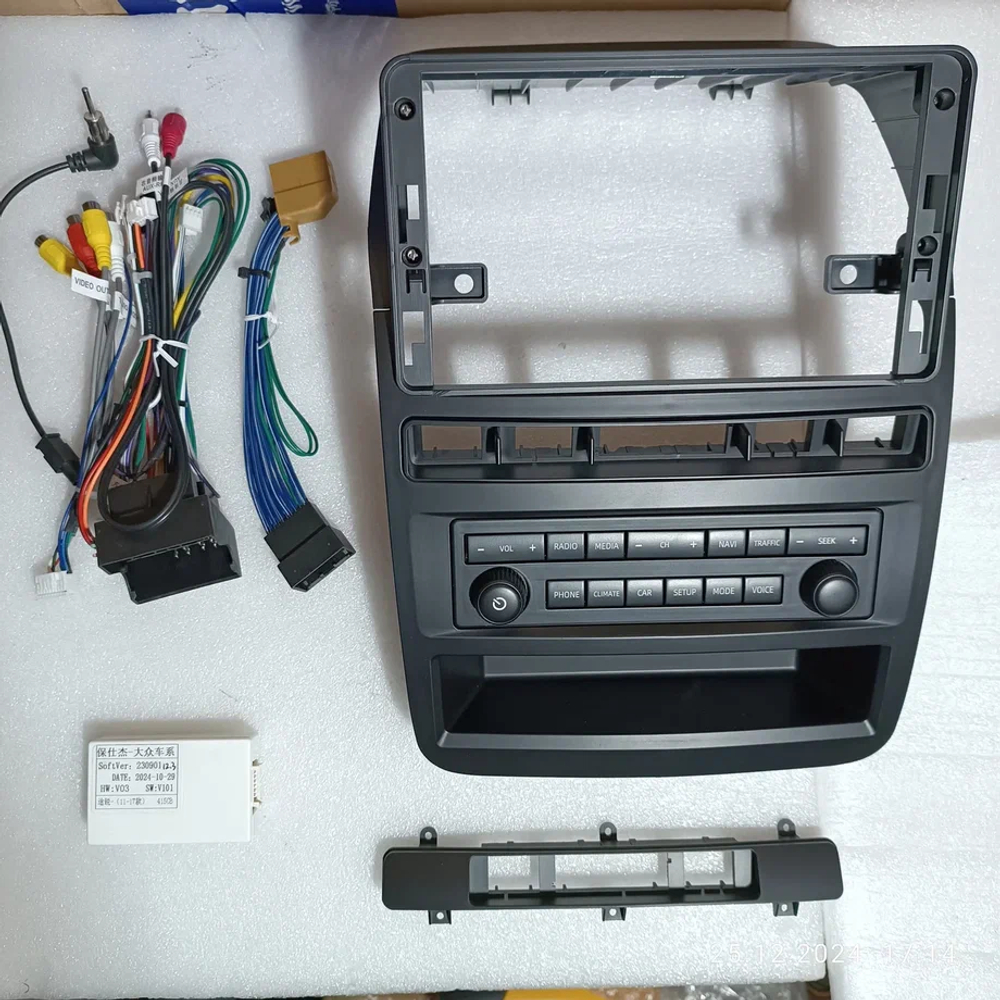 Магнитола для Volkswagen Touareg 2 2010-2018 - Carmedia KP-1222 монитор 12.5" в стиле LEXUS на Android 12, TS10, CarPlay, 4G SIM-слот