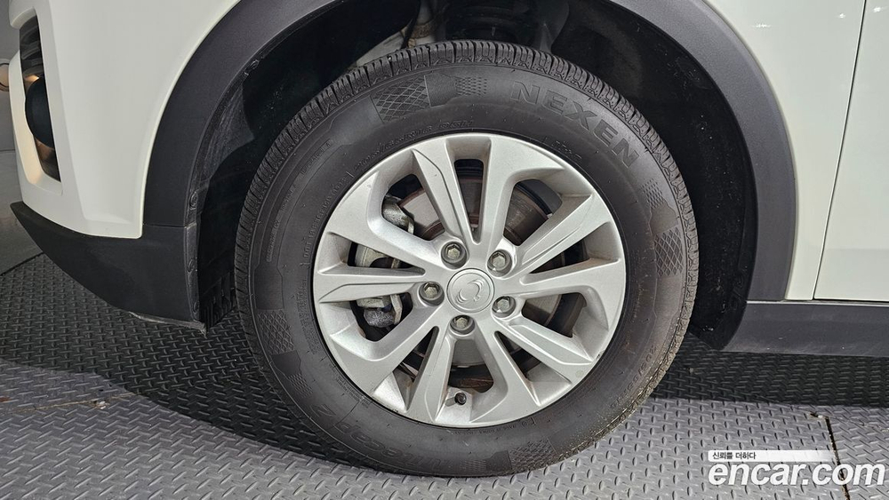 KG Mobility (Ssangyong) Very New Tivoli Дизель 1.6 2WD (11.2019)
