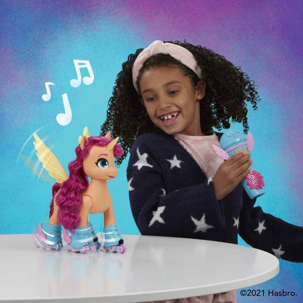 Hasbro My little Pony. Май Литл Пони на роликах с микрофоном